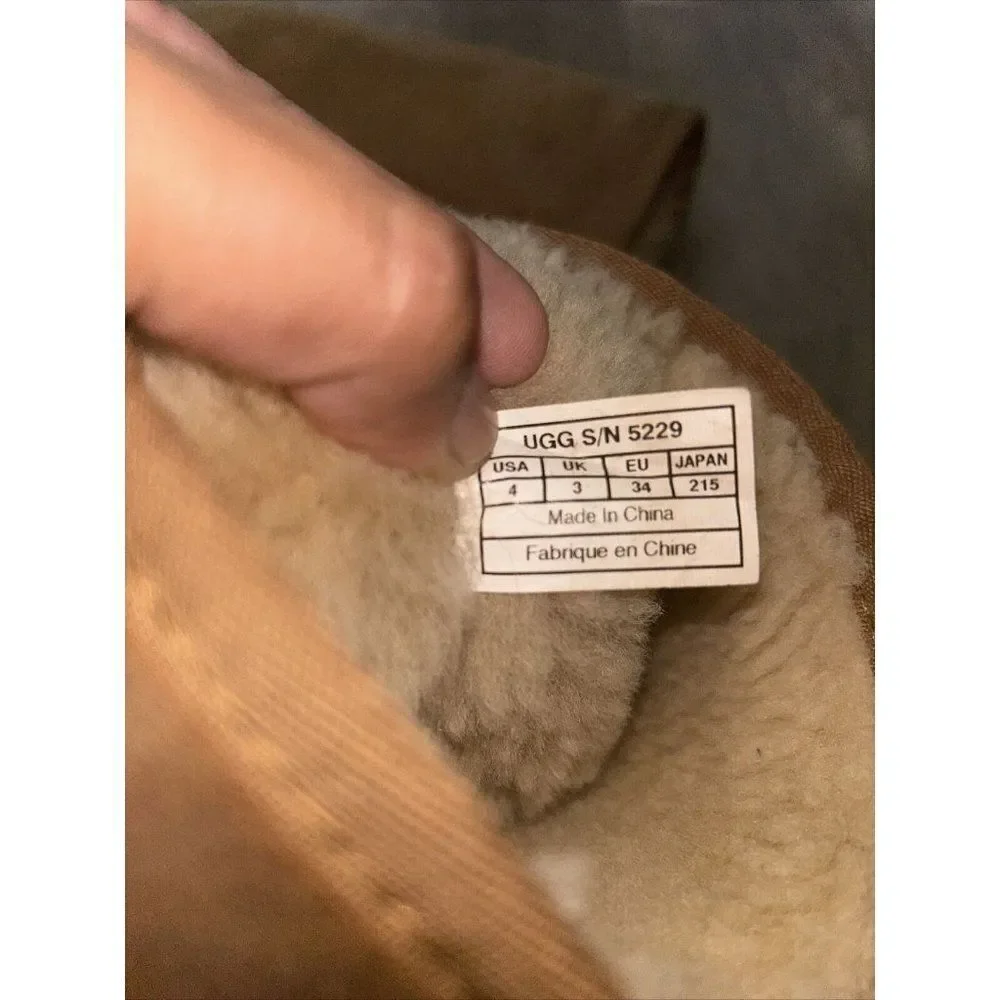 UGG Australia 5229 Classic Tan Suede Shearling Lined Winter Boot Girls Size 4